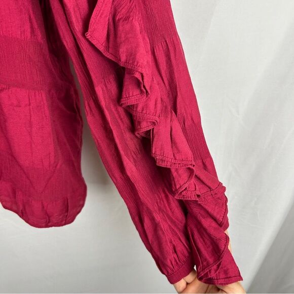 Club Monaco red ruffle sleeve blouse top size M - Picture 3 of 6